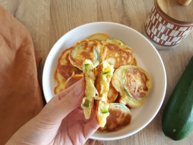 Beignets de courgette à la poêle au parmesan