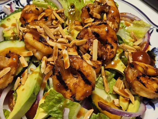 Salade de crevettes grillées au miso