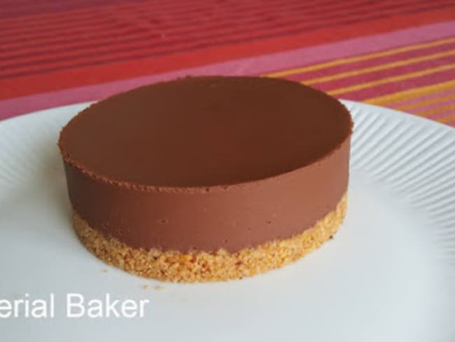 Entremets au chocolat sur fond de biscuits sans cuisson