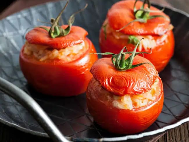 Tomates Farcies au Riz et Viande Hachée - Méthodes Four et Poêle