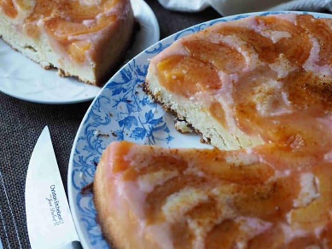 Gâteau Renversé aux Prunes rouges très facile à préparer