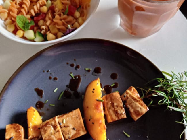 Brochettes de tofu aux nectarines