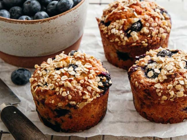 Muffins aux myrtilles et flocons d'avoine pour le goûter