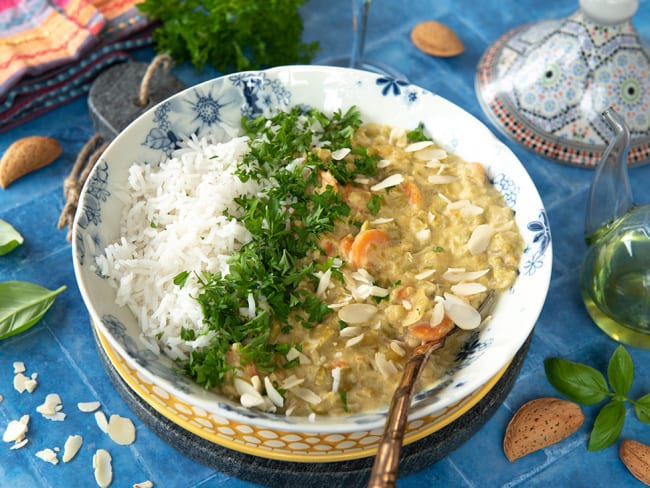 Dahl de pois cassés aux amandes