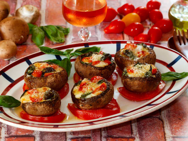 Champignons Portobello farcis à la caprese