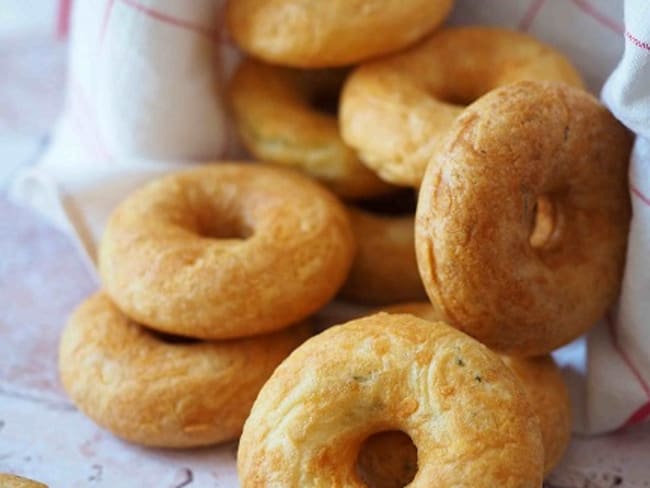 Dourros Emmental et Romarin : des churros en forme de donuts !