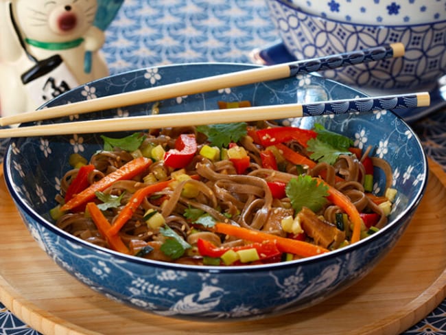 Wok de nouilles Soba aux légumes : un air de Japon en cuisine