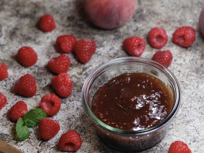 Confiture pêches et framboises