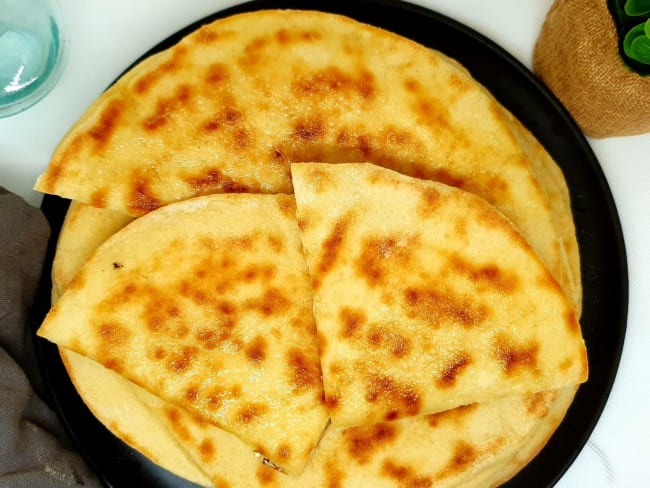 Pain indien cheese naan