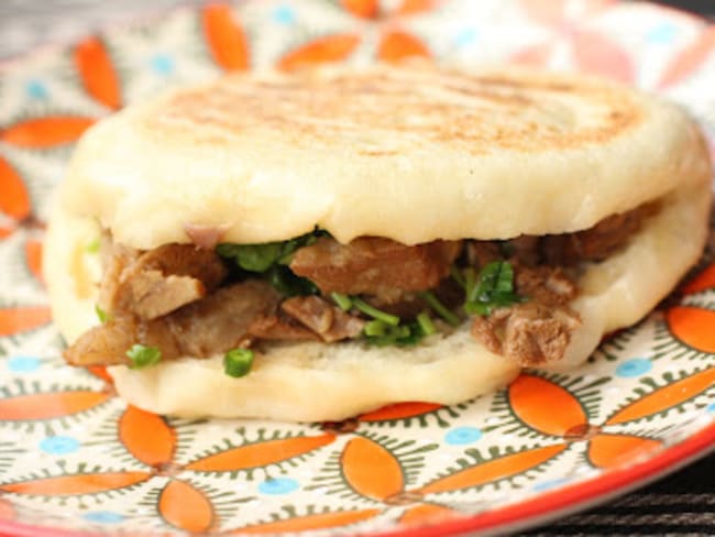 'Hamburger chinois' à l'agneau : un pain plat farci Rou Jia Mo
