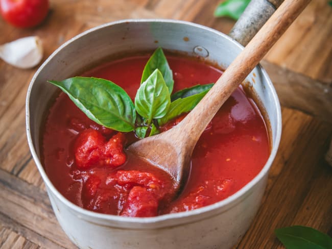 Sauce tomate maison, à l'ail et au basilic