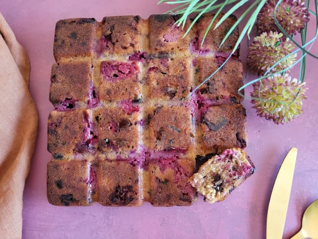 Gâteau framboises, amande et chocolat pour un bon goûter