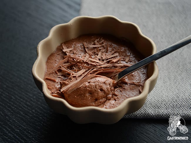 Mousse au chocolat légère et aérienne