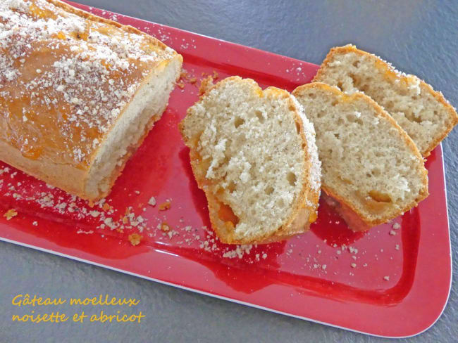 Gâteau bien moelleux noisette et abricot