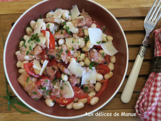 Salade de haricots coco de Paimpol aux tomates, lardons et parmesan