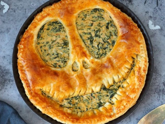 Tourte feuilletée effrayante aux épinards et à la ricotta pour Halloween