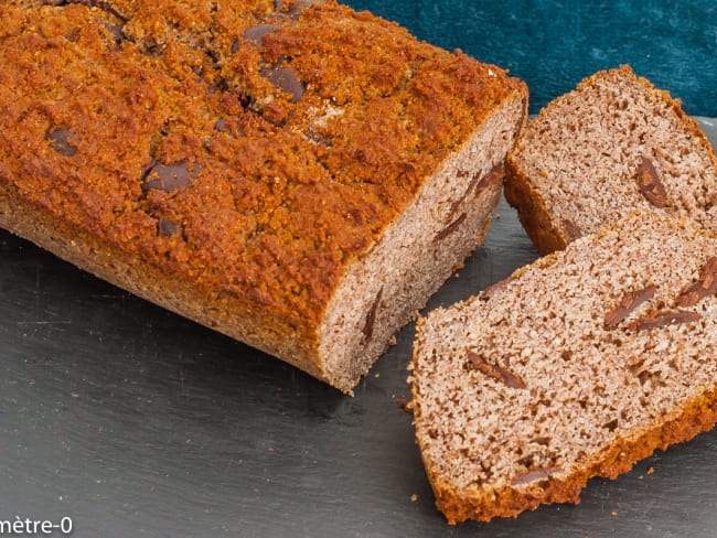 Gâteau du matin à la farine de noisettes et de petit épeautre et au chocolat