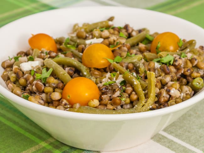 Salade de haricots secs aux haricots verts et feta grecque