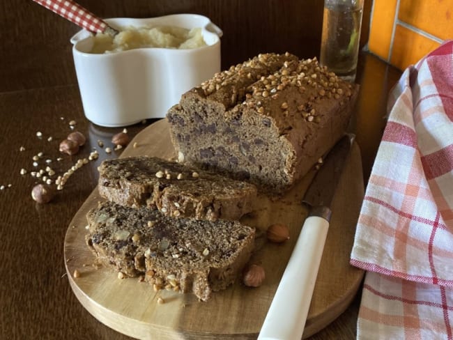 Cake sarrasin, chocolat et noisettes