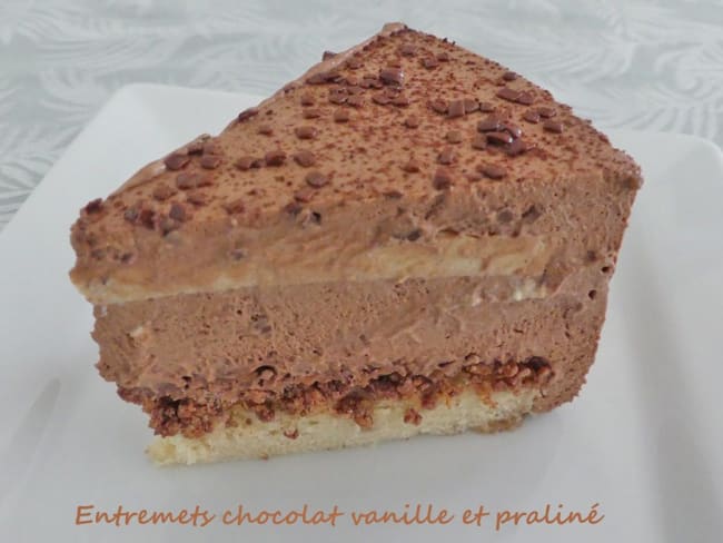 Entremets chocolat vanille et croustillant praliné