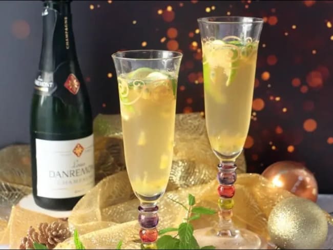 Mojito royal au champagne et fruit de la passion pour le réveillon de noël