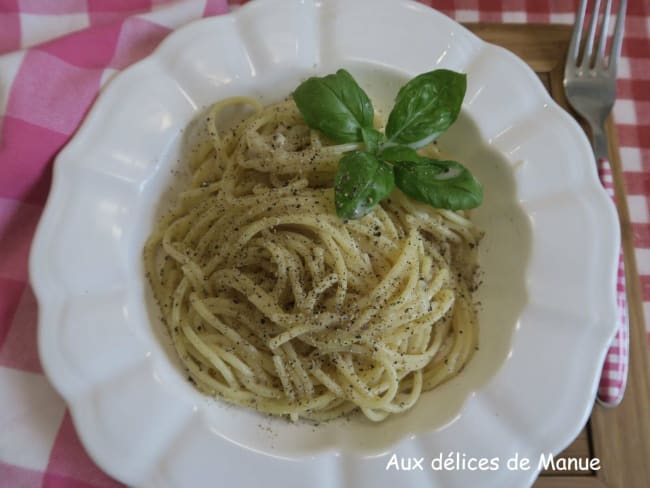 Spaghetti "cacio e pepe" tellement simples