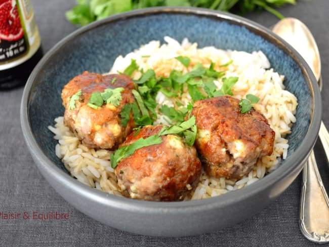 Boulettes d’agneau à la feta et à la mélasse de grenade d’après Yotam Ottolenghi