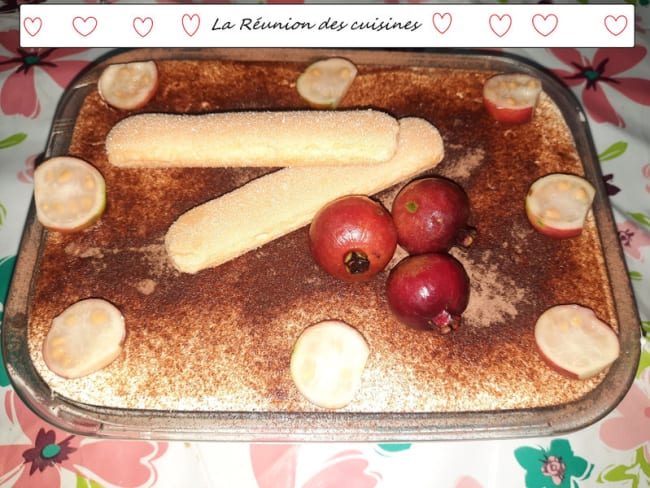 Tiramisu sans oeuf aux goyaviers et au rhum