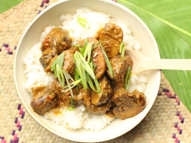 Rendang de champignons bruns