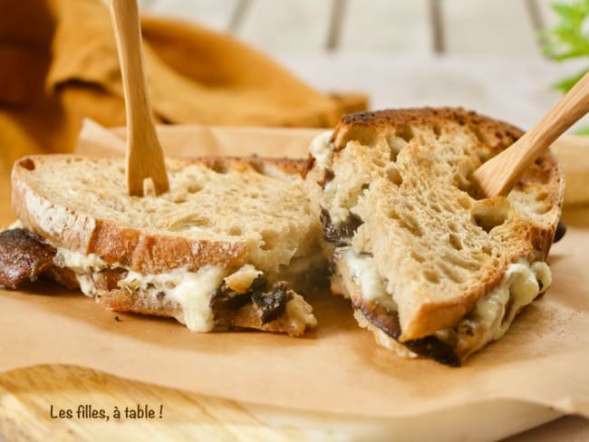 Grilled cheese aux champignons, mozzarella et gruyère