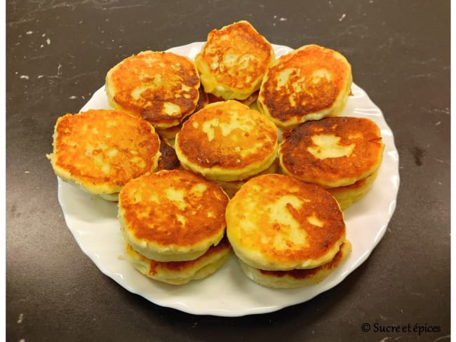 Syrniki : des pancakes salés au fromage frais