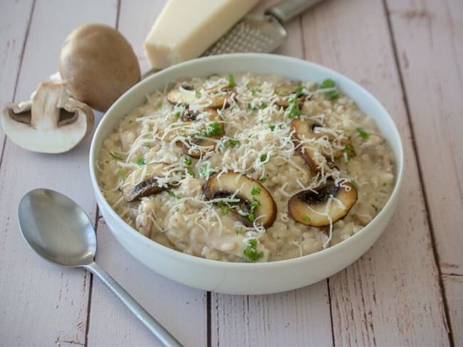 Risotto au poulet et champignons de Paris