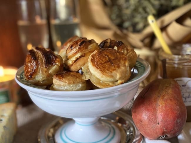 Mini tourtes à la Fourme de Montbrison et poire Williams