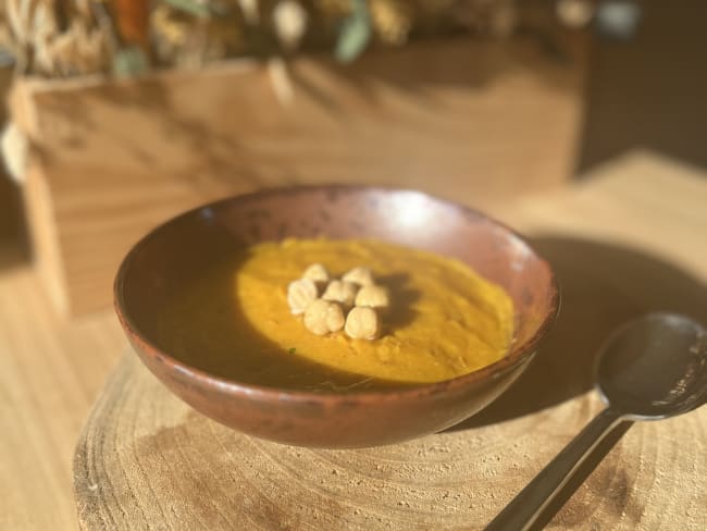 Velouté de butternut et noisettes torréfiées