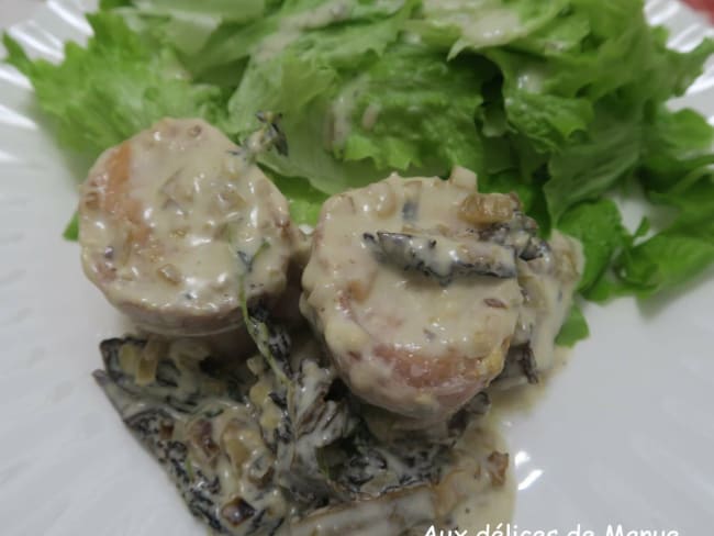 Tournedos de saumon frais lardés, sauce aux morilles