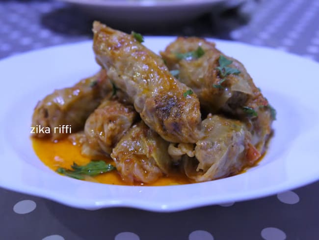 Dolma kromb : rouleaux ou feuilles de chou farcis à la viande d'agneau hachée