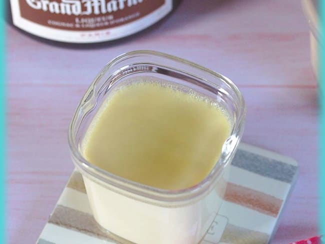 Crème aux oeufs parfumée au Grand-Marnier