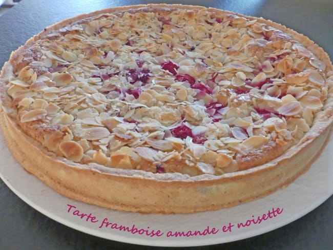 Tarte sablée framboise amande et noisette