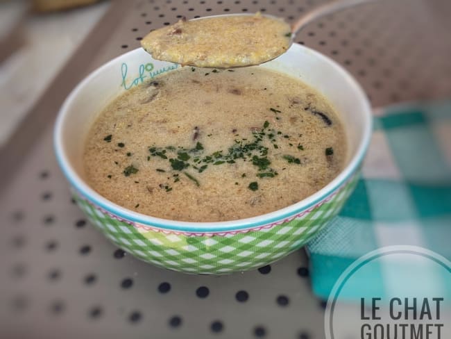 Soupe-repas à la polenta et aux champignons