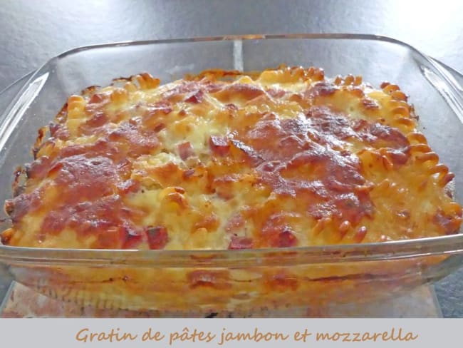 Gratin de pâtes réconfortant au jambon et mozzarella