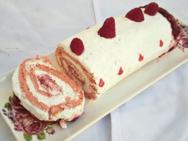 Bûche aux framboise à la crème fraîche