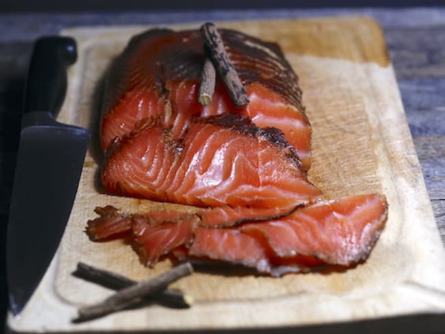 Saumon gravlax à la vodka et à la réglisse : des saveurs originales pour votre révéillon