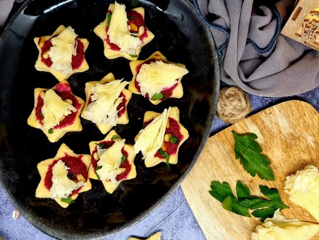 Crackers apéritifs de betterave et fromage tête de moine