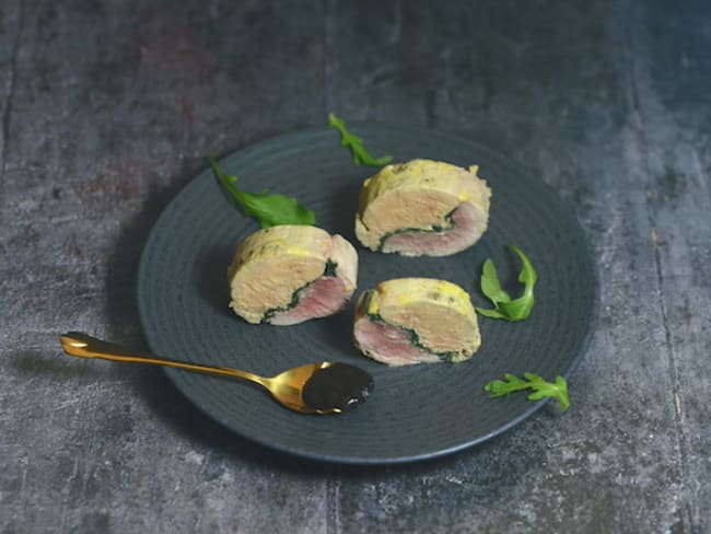 Filets de caille au foie gras et réduction de porto au chocolat : un vrai plat de fêtes