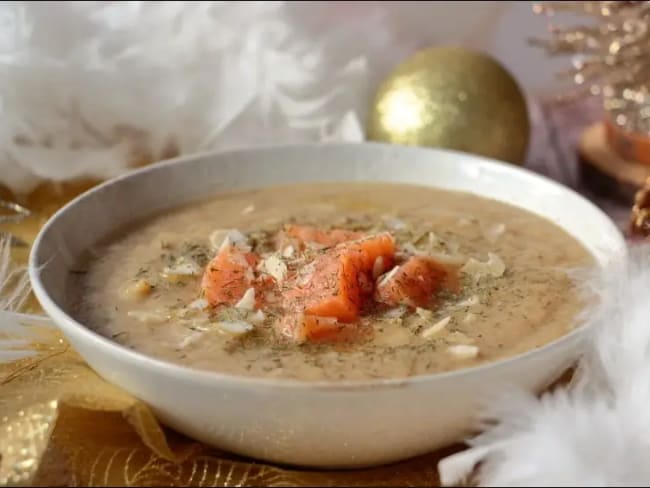 Velouté de chou-fleur léger au skyr et au saumon