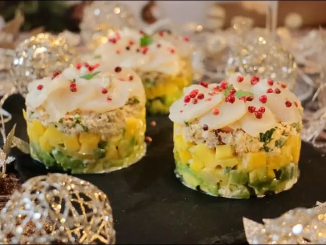 Tartare d'avocat et mangue au crabe et Saint-Jacques