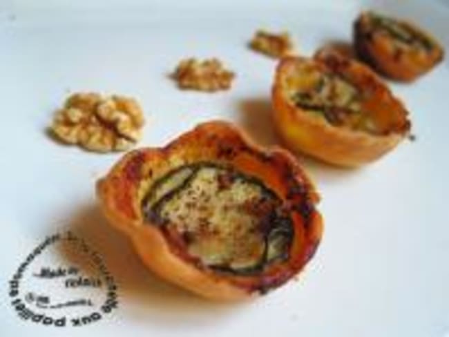 Petites Tartes Apéritives au Concombre, Roquefort, Huile de Noix et Paprika