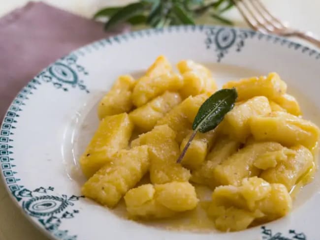 Gnocchis au beurre de sauge : un classique italien facile et irrésistible 