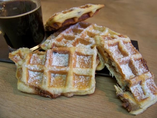 Galettes gaufres feuilletées crème d'amande et pépites de chocolat