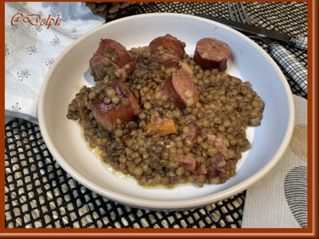 Lentilles aux saucisses de Montbéliard et poitrine fumée